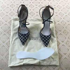 Never worn Badgley Mischka shoes.